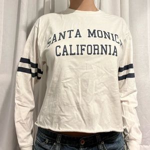 Brandy Melville long sleeve. Santa monica. Navy blue and white